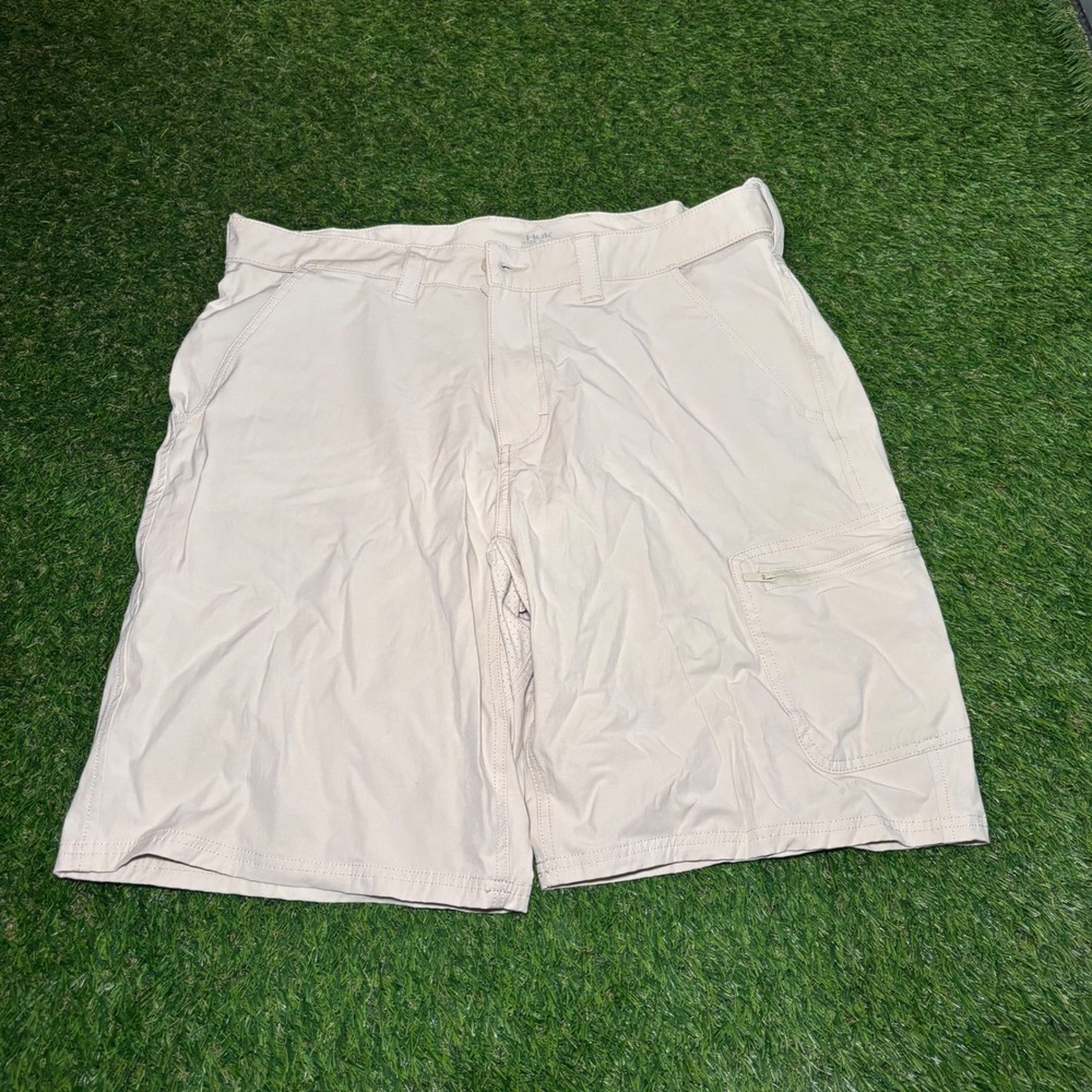 Huk Mens Performance Fishing Shorts Khaki Tan Stretch Cargo Size XL Flat Front